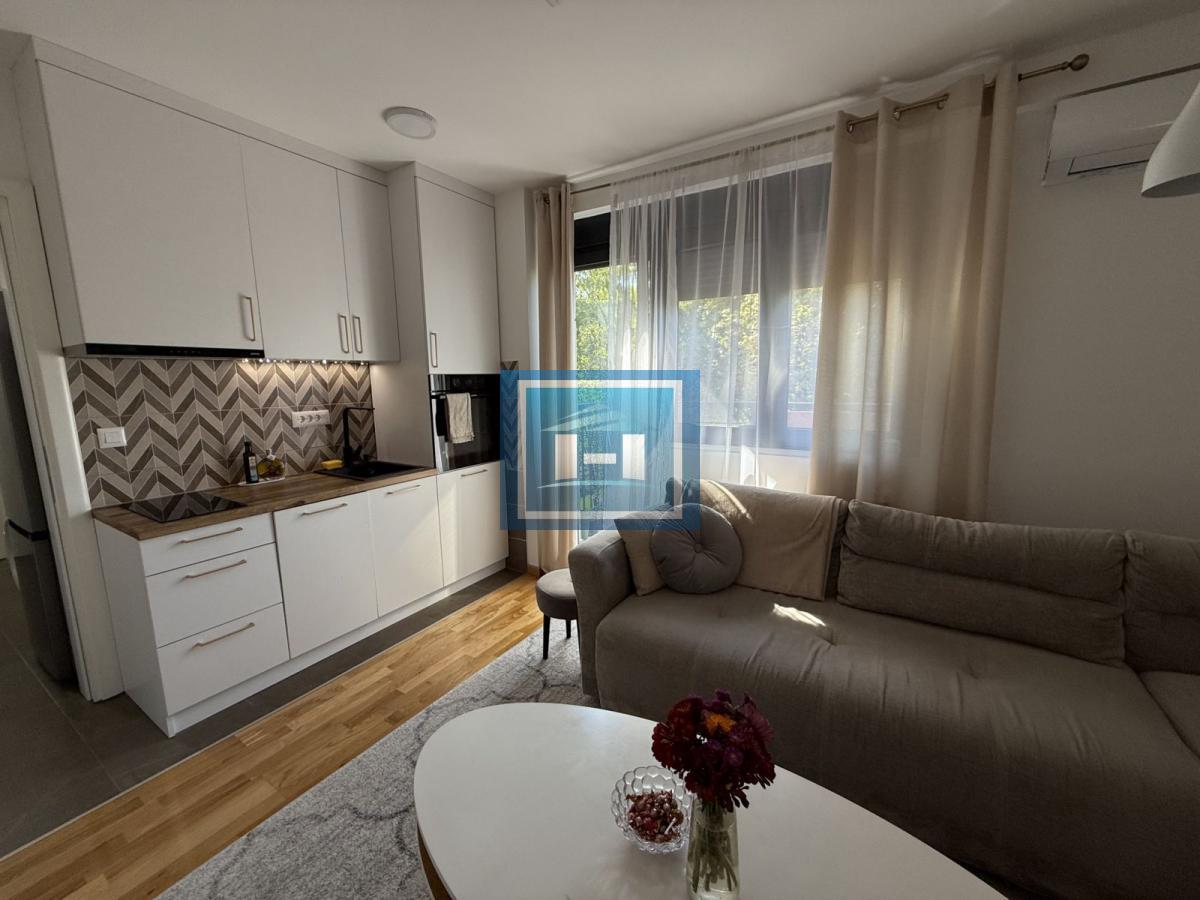 Na prodaju – Porodični stan u luksuznom kompleksu