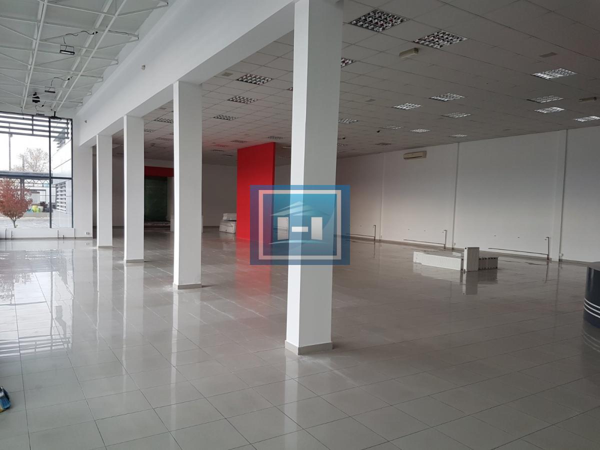 IZDAJE SE POSLOVNI PROSTOR SA MAGACINOM – IZMEĐU ĆUPRIJE I PARAĆINA