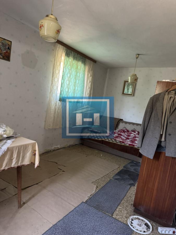 Kompletno domaćinstvo sa izlazom na dve ulice