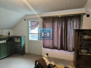 Kompletno opremljeno imanje 82 ara – dve kuće, bazen, ribnjaci, vinograd!