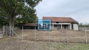 NA PRODAJU – SEOSKA KUĆA NA SAMO 12 KM OD GRADA!