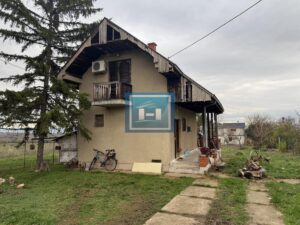 Kuća u okolini Jagodine na dva nivoa odmah useljiva sa svim priključcima