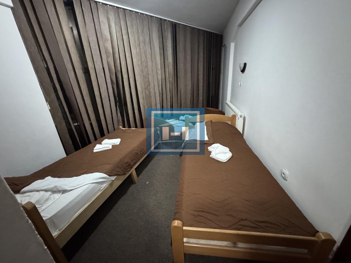 Na prodaju hotel od 1560m2 uu centru Despotovca