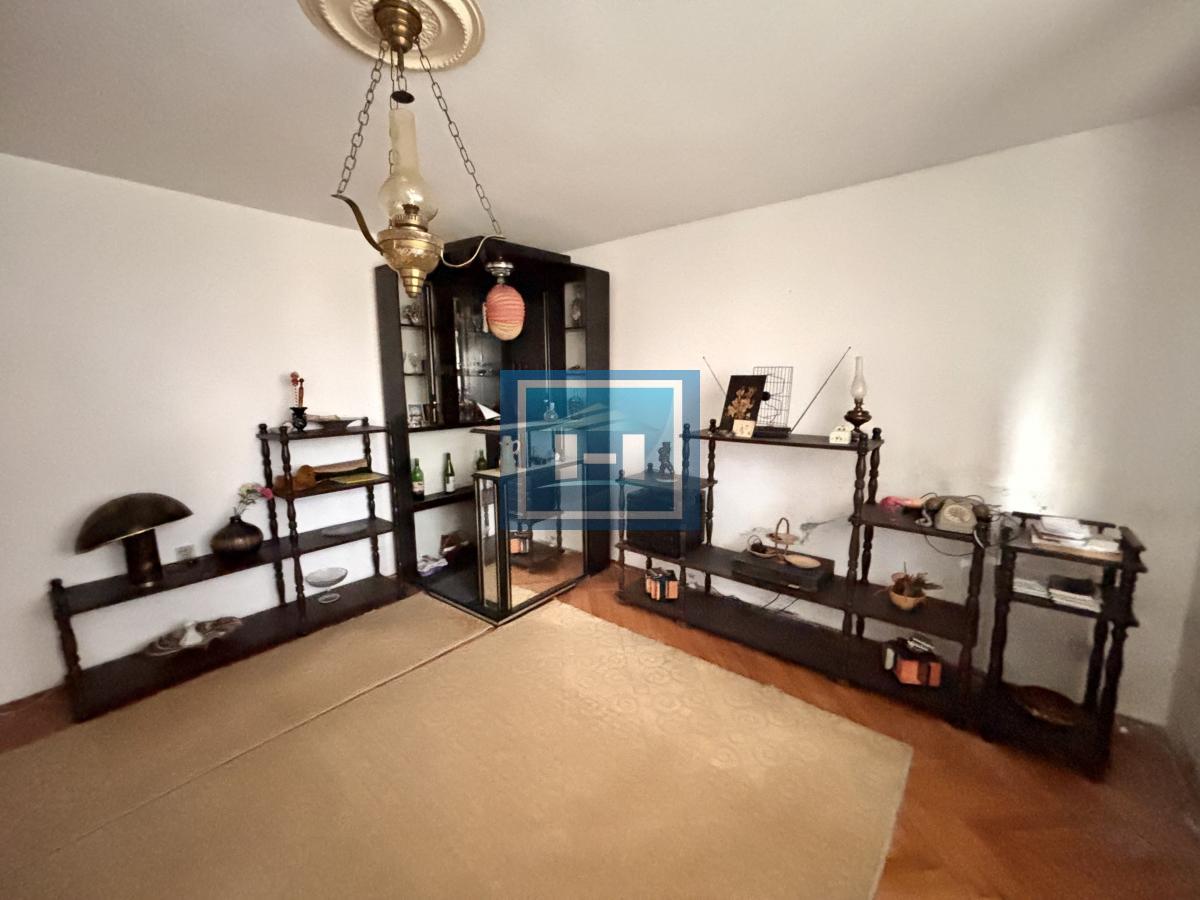 Povoljna šestosobna kuća na Budžinom brdu