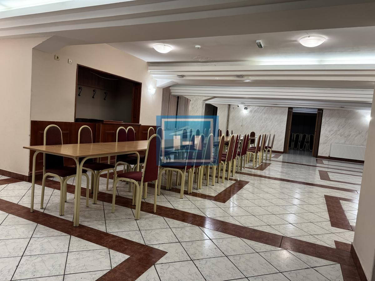 Na prodaju hotel od 1560m2 uu centru Despotovca