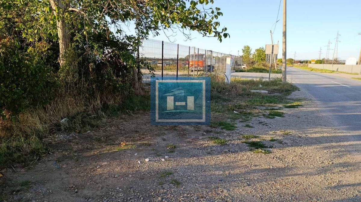 Velika parcela na Ribarskom putu