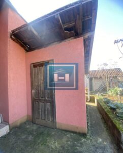 Renovirana kuća u Popovcu na lepoj lokaciji