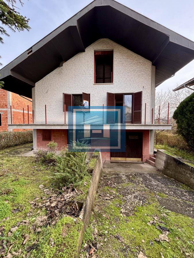 Povoljna šestosobna kuća na Budžinom brdu