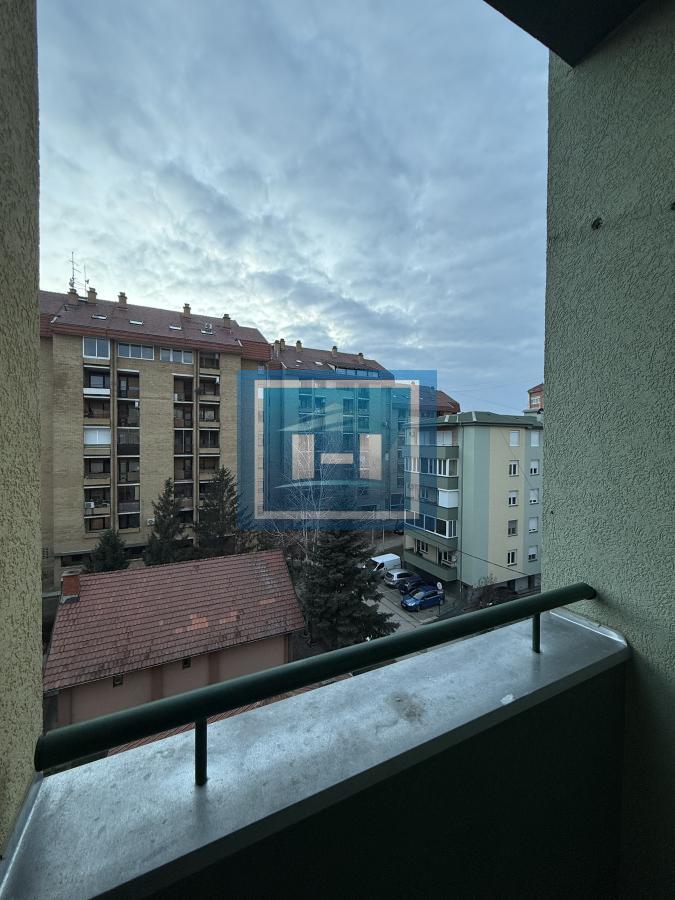 Stan u centru grada !!! Odlična ponuda