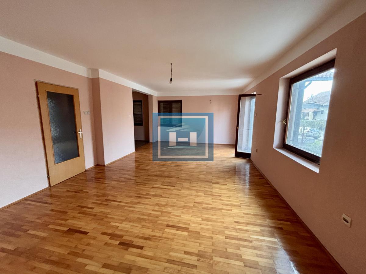 Povoljna šestosobna kuća na Budžinom brdu