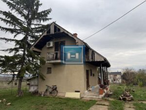 Kuća u okolini Jagodine na dva nivoa odmah useljiva sa svim priključcima