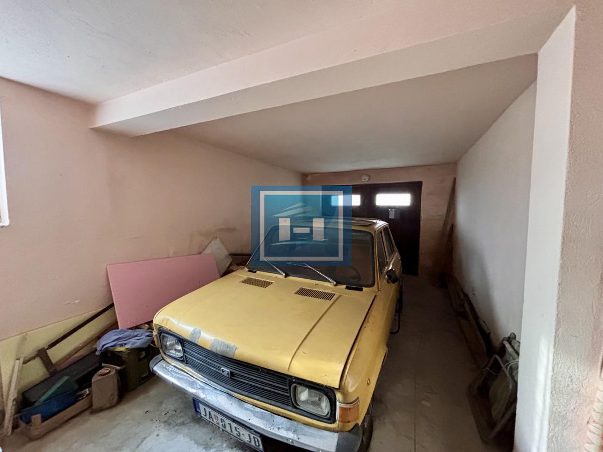 Povoljna šestosobna kuća na Budžinom brdu