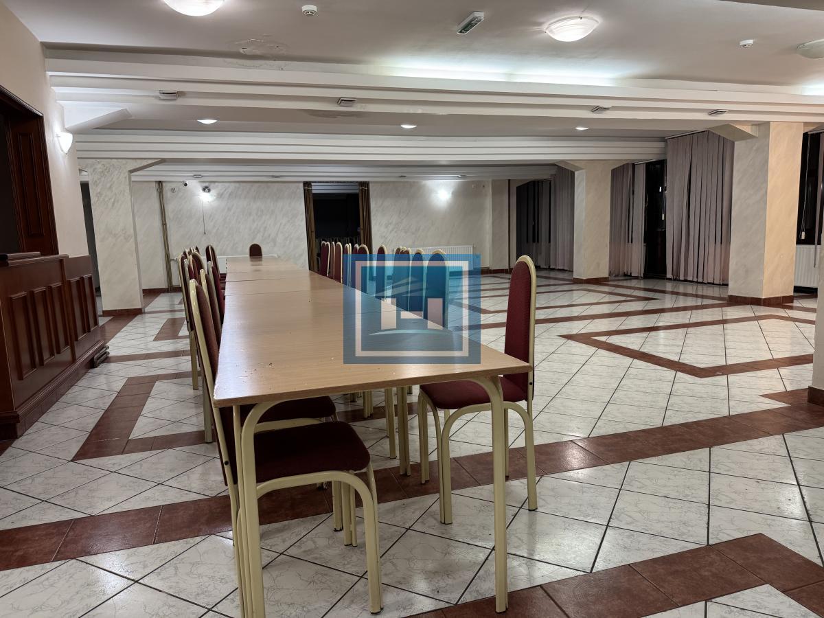 Na prodaju hotel od 1560m2 uu centru Despotovca