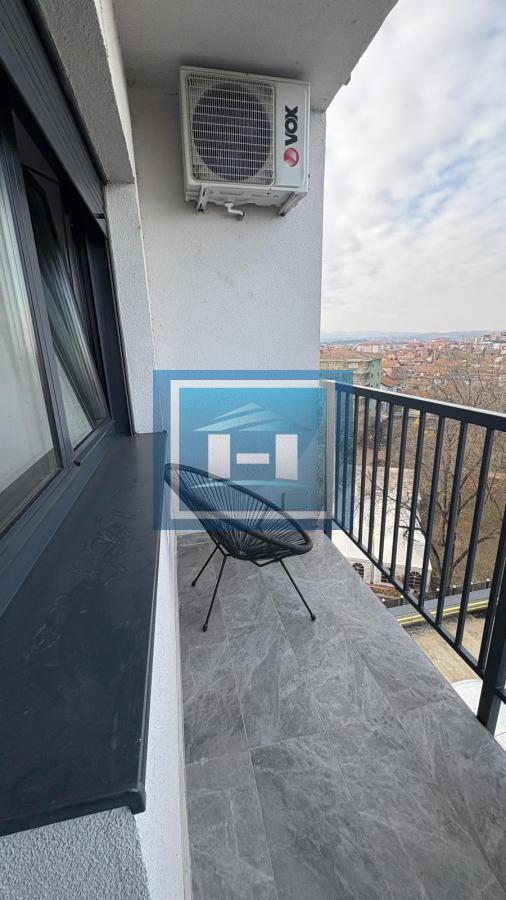 Luksuzna garsonjera 36 m² – bazen, kompletno nameštena, idealna lokacija