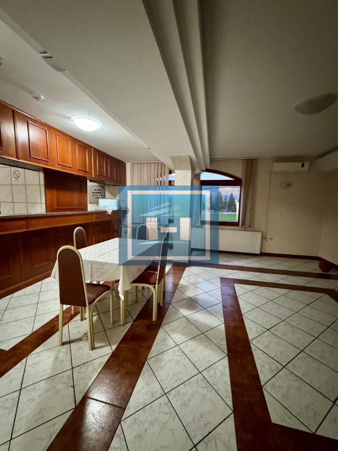 Na prodaju hotel od 1560m2 uu centru Despotovca
