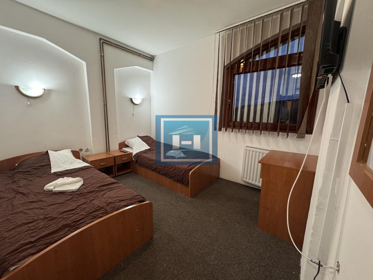 Na prodaju hotel od 1560m2 uu centru Despotovca