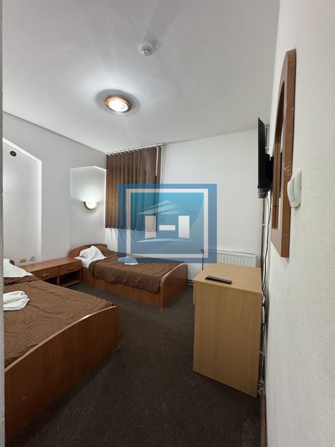 Na prodaju hotel od 1560m2 uu centru Despotovca