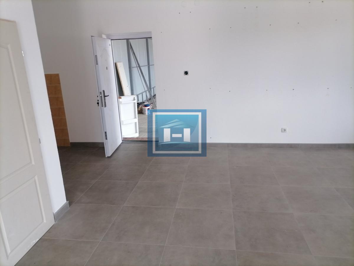 IZDAJE SE POSLOVNO–SKLADIŠNI OBJEKAT –