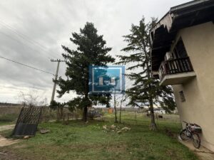 Kuća u okolini Jagodine na dva nivoa odmah useljiva sa svim priključcima