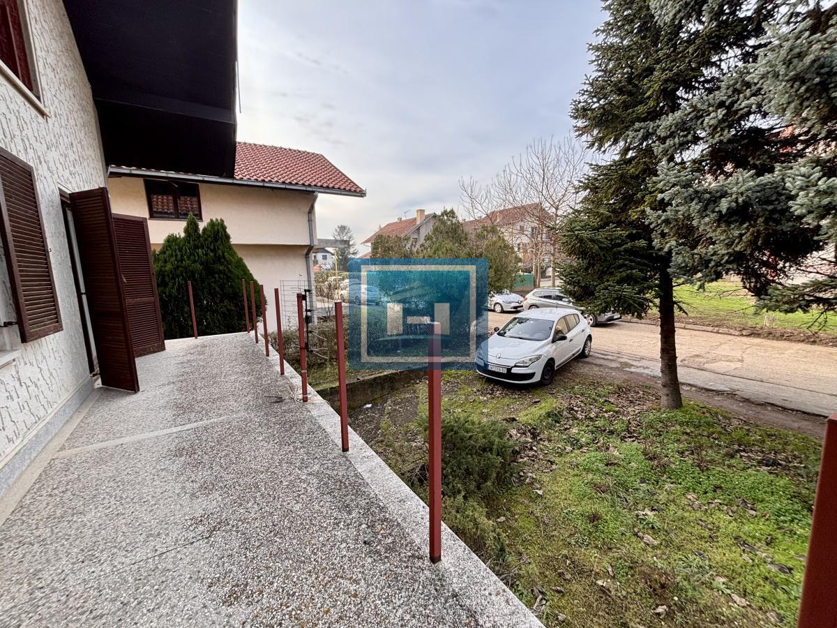 Povoljna šestosobna kuća na Budžinom brdu