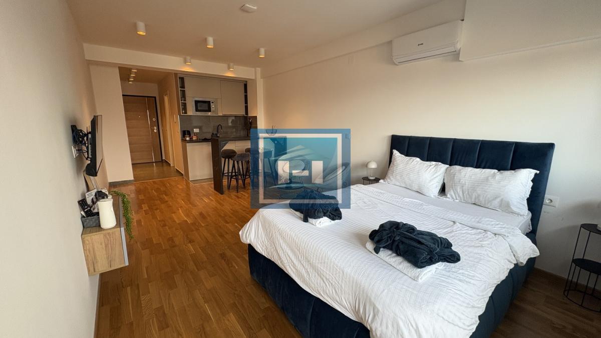 Luksuzna garsonjera 36 m² – bazen, kompletno nameštena, idealna lokacija