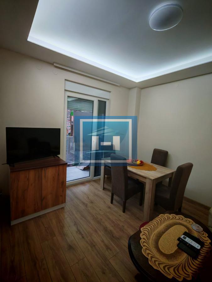 PRODAJEMO RENOVIRAN TROSOBAN STAN–ODLIČNA LOKACIJA!