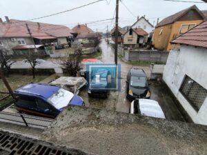 Prostrana kuća na 3 sprata sa 2 garaže – 290 m² na 5,56 ari