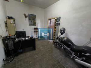 Prostrana kuća na 3 sprata sa 2 garaže – 290 m² na 5,56 ari
