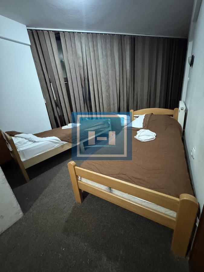 Na prodaju hotel od 1560m2 uu centru Despotovca