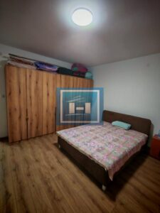 PRODAJEMO RENOVIRAN TROSOBAN STAN–ODLIČNA LOKACIJA!