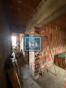 Novoozidani objekat kuća tri 3 etaže u Đurđevom brdu