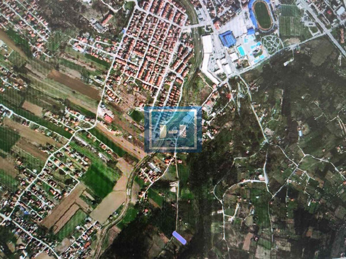 U ponudi idealan plac za izgradnju kuće pored puta na Đurđevom brdu