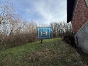 Novoozidani objekat kuća tri 3 etaže u Đurđevom brdu