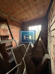 Novoozidani objekat kuća tri 3 etaže u Đurđevom brdu