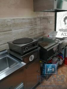 hitna prodaja dva spojena lokala povoljno u centru grada!!!