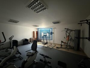 Na prodaju trosoban stan sa garažom i privatnom teretanom odlična lokacija u Jagodini