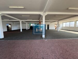 Izdaje se poslovni prostor 1300m² u Supskoj – tri etaže, šleperski prilaz, parking za 30 vozila