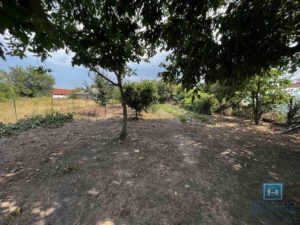 Prizemna vikendica sa velikim placem