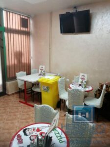 hitna prodaja dva spojena lokala povoljno u centru grada!!!