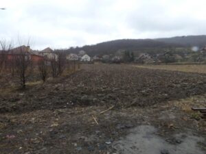 Kuća za rušenje sa velikim placem na odličnoj lokaciji u Majuru