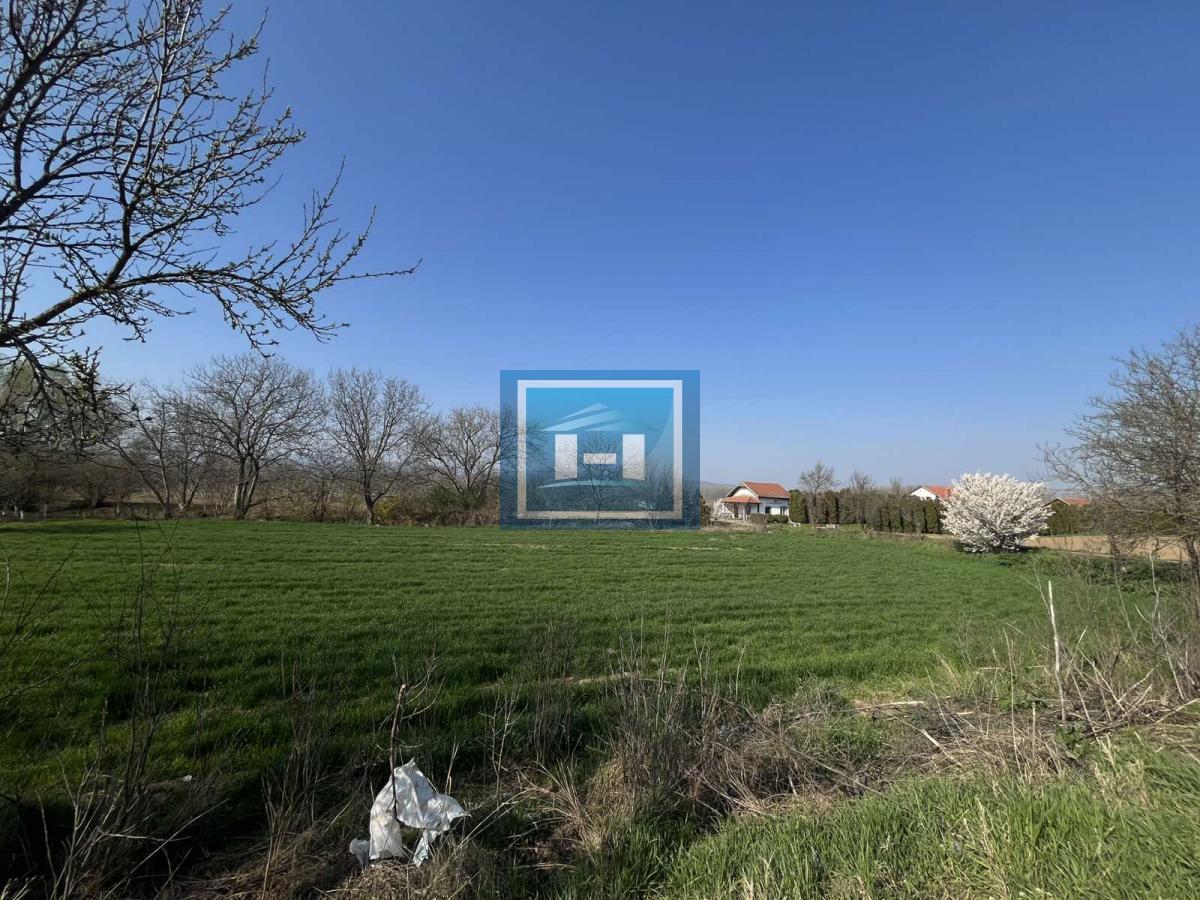 Na prodaju plac 21 ar – Ćuprija, naselje Ada