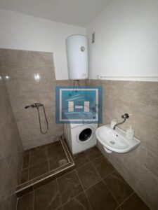 Renoviran stan na mirnoj lokaciji – spreman za useljenje