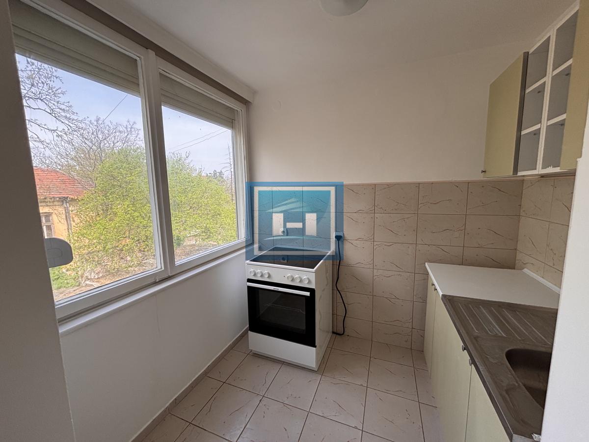 Dvosoban stan 2. sprat, Kajsijar, postoji mogućnost kupovine na kredit