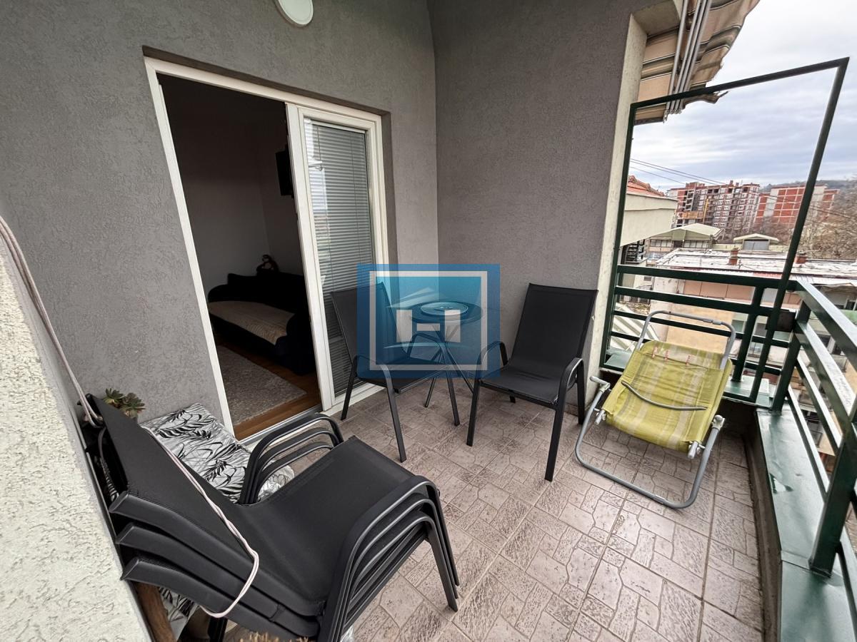 Dvosoban stan u potkrovlju ! Postoji mogućnost kupovine preko kredita!!