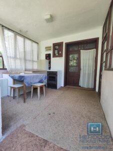 Prelepa parcela od 70 ari sa objektom u selu Lovci