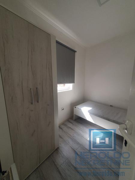 Dvoiposoban stan u prostranom dvorištu