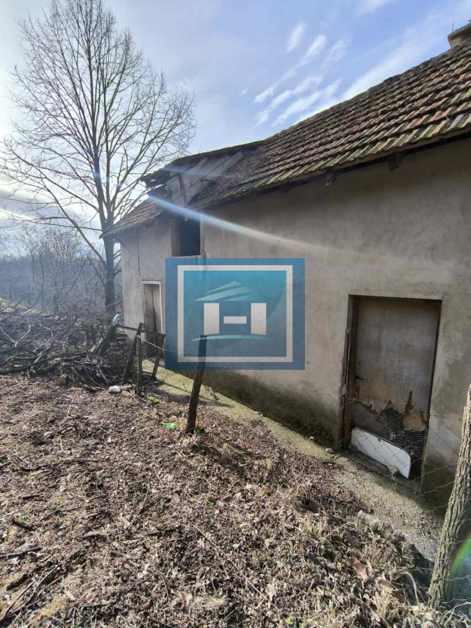 Kuća sa velikim zemljištem!