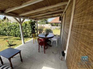 Prizemna vikendica sa velikim placem