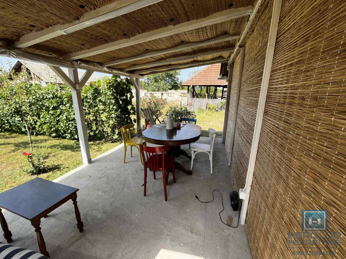 Prizemna vikendica sa velikim placem