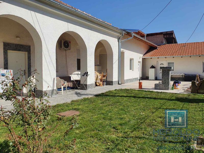 Stambena zgrada – 3 garsonjere